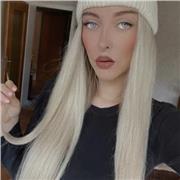 Deutsch-Tutor*in, die Kinder und Erwachsene aller Altersgruppen  unterrichtet.